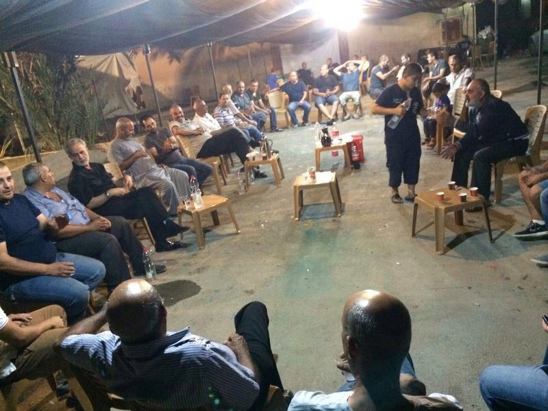 قرية دهمش غير المعترف بها تعيد فتح خيمة الاعتصام